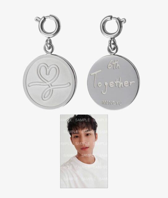 SEVENTEEN(セブンティーン)のグッズ紹介！事前予約もできる？買い方も解説